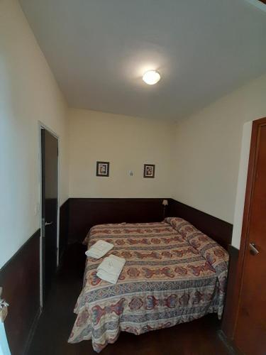 Standard Double or Twin Room image 3