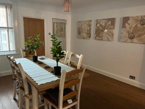 Home-Feel House Maidstone in Bridge