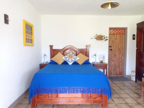 1 double bed, 1 twin bed