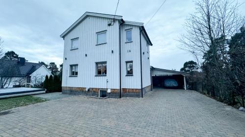 Cozy 2BR apartment with parking in 奧斯陸Ullern