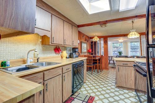 6 Mi to Manatee Springs! Family Riverfront Getaway in Chiefland (FL)