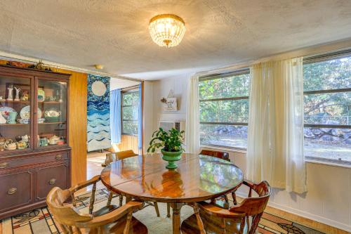 6 Mi to Manatee Springs! Family Riverfront Getaway in Chiefland (FL)
