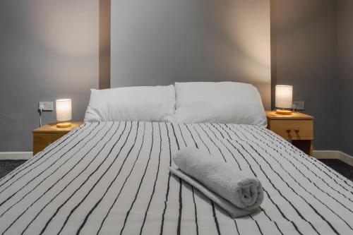 Serviced Accommodation Liverpool by Tomla- Free Parking