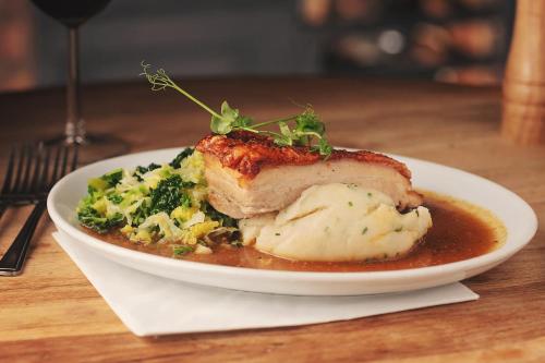 The Tavern - Steakhouse and Lodge - image 11