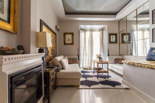 Duplex and terrace overlooking Giralda, Sevilla