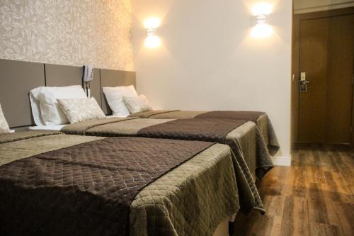Hotel Caju de Ouro Located in Santana, Hotel Caju de Ouro is a perfect starting point from which to explore Feira De Santana. The property offers a high standard of service and amenities to suit the individual needs of 