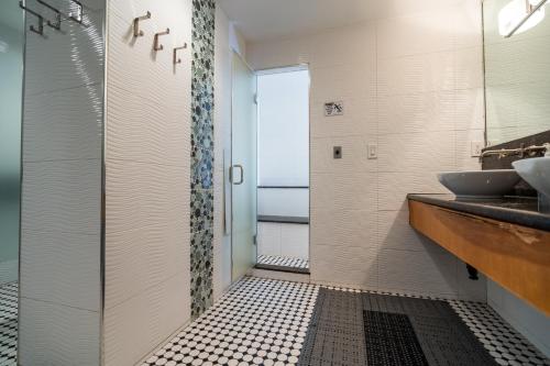 Sauna, Century Plaza Hotel in Vancouver (BC)