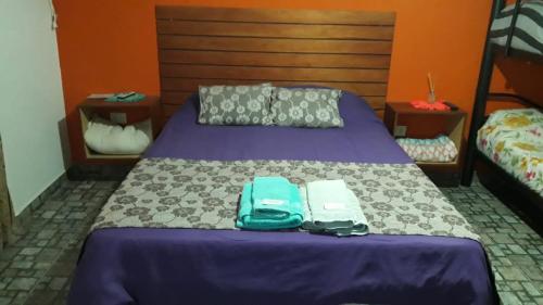 1 double bed, 2 twin beds