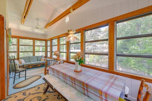 Home in Long Island Wine Country - Walk to Beach! in Cutchogue, USA