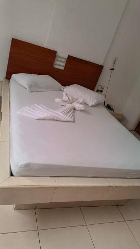 Hotel Ibiza – Armenia, MO