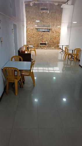Hotel Ibiza – Armenia, MO