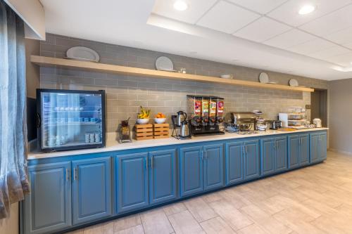 Best Western Plus Bolingbrook - image 11