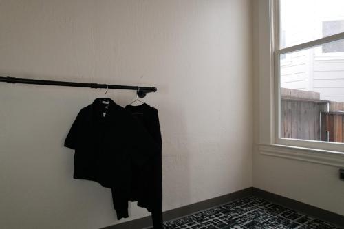 Full Bed (ADA) Room image 3