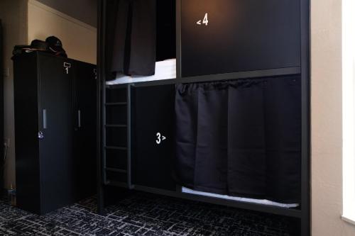 1 Economy Class Pod in 6 Bed Mixed Dorm room in Chapter San Francisco
