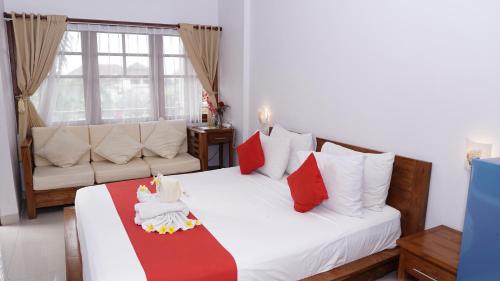 Grand Raka Homestay - Tap to explore photos