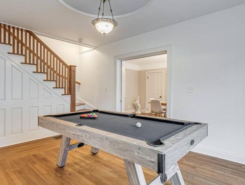 Upscale Historic Home near Downtown, Hall of Fame, Beach, Arenas, Cleveland (photo 8)