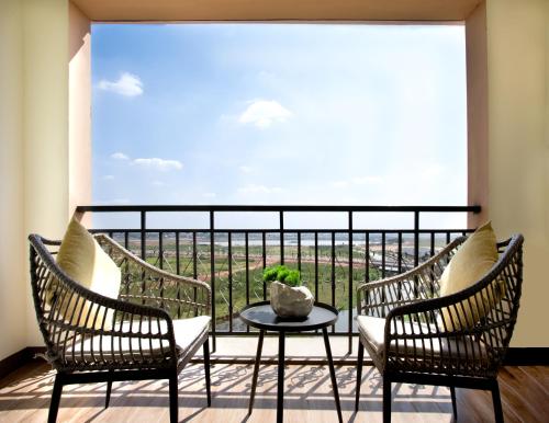 balcon/terasă, The Q Hotel & Suite  Vientiane  near National Institute of Fine Arts