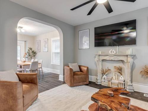 Upscale Home near Downtown Cle, R&R HoF, Beach, Arena, Cleveland (Foto 10)
