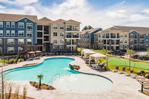 Spacious Furnished Resort Style Apartments - image 10