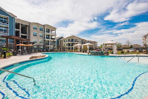 Spacious Furnished Resort Style Apartments detail