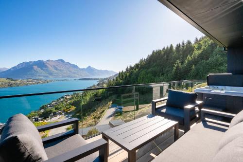 Summit Escape Hot Tub & Panoramic Beauty - image 8