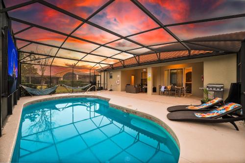 Heated Pool Hot Tub Lazy River Game Room in Davenport, USA