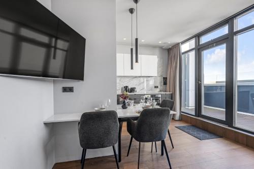 One-Bedroom Apartment image 10