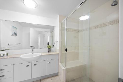 2 bedrooms, 4 beds