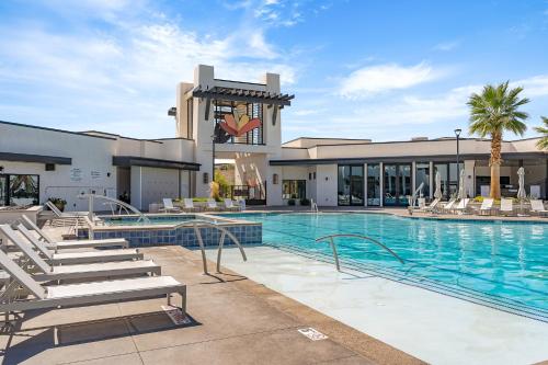 Oasis at Desert Color home - image 3