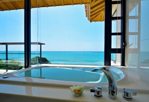 Bany, Hyakuna Garan in Nanjo