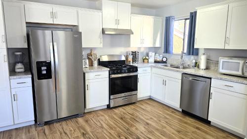 San Diego Fun-Gameroom & Gazebo-Centrally Located! in Linda Vista