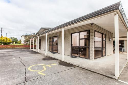 Parkview Motor Inn Parkview Motor Inn is perfectly located for both business and leisure guests in Auckland. The property offers a high standard of service and amenities to suit the individual needs of all travelers. Ta