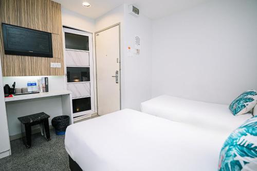 Swing & Pillows - Subang SS15 Room Type - Standard Twin Room