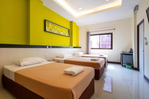 room detail thumbnail 0