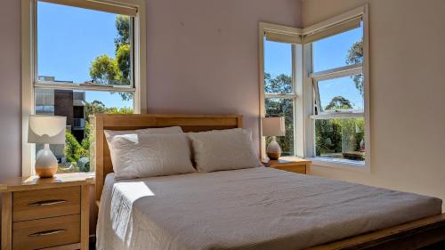 Retreat Townhouse Pentridge Village in Fawkner