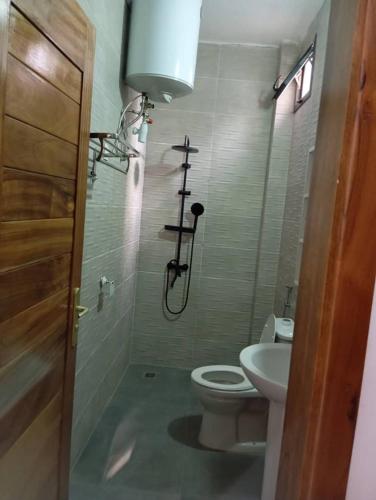 Badkamer, Almadies 2 - Studio moderne tout confort - 200m du Rd Point Sedima in Santhiaba