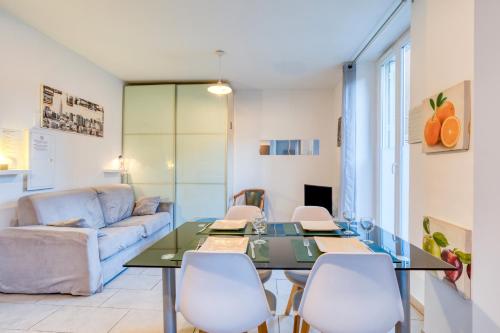 Superior One-Bedroom Apartment with Balcony