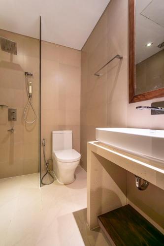 Da Nang Beachfront Apartment Balcony Infinity Pool - image 5