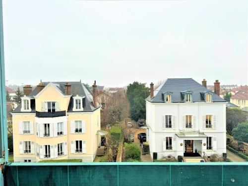 Studio Avec Balcon Proche Gare in Melun