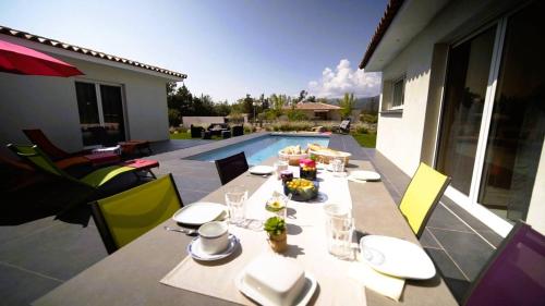 Villa Suarticcia, 6 pers, piscine chauffée, 3 min plage en voiture - Location, gîte - Zonza