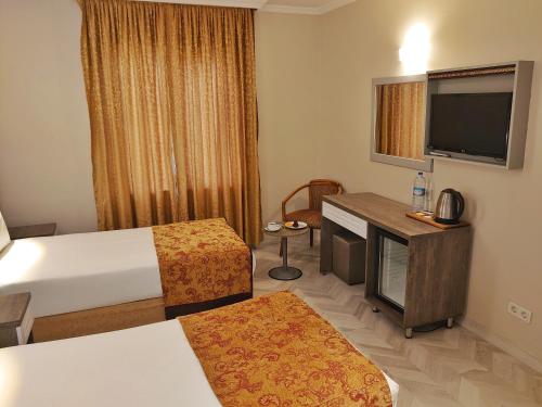 Double Room image 8