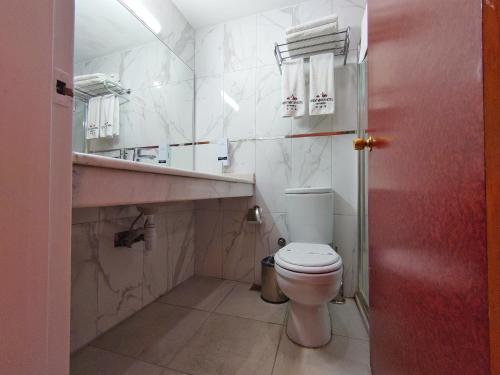 Single Room image 4