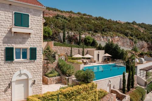 Sea View Three Bedroom Apartment - Marina Village in Tivat