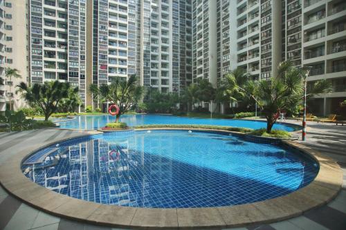 Kid-loving Poolside Haven: 2br Garden Oasis - Johor