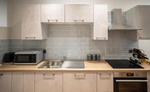The Hazlitt Apartments in Glasgow Int'l Airport