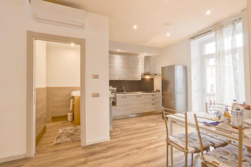 Carrara Deluxe Home