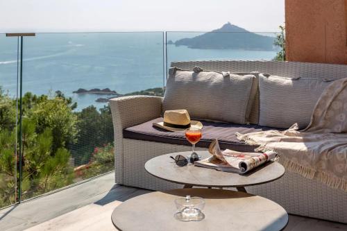 Charming Riviera Villa for 8 Guests Pool & Sea View in Antheor