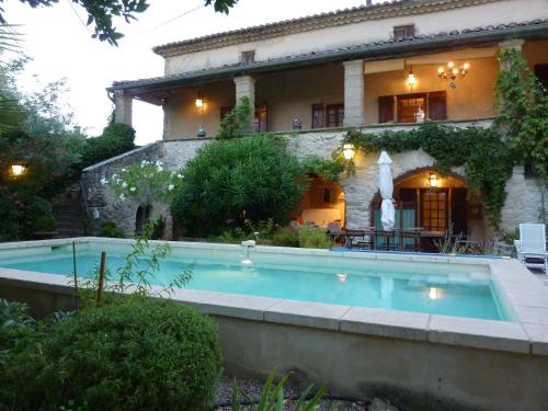 Viesnīcas āriene, MAS PROVENCAL DU 18ème proche UZES (MAS PROVENCAL DU 18eme proche UZES) in Belvezet
