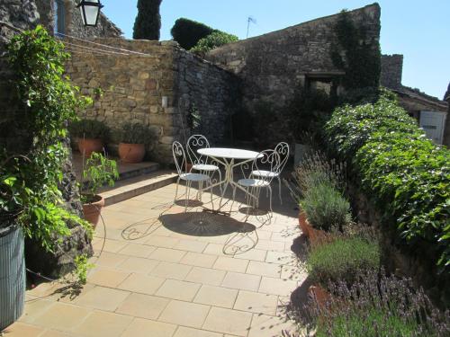 Iekārtas, MAS PROVENCAL DU 18ème proche UZES (MAS PROVENCAL DU 18eme proche UZES) in Belvezet