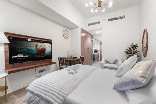 Urban Luxe Studio in Dubai - image 9
